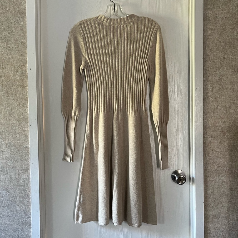Club Monaco Part-Wool Beige Long Sleeve Knit Dress - Picture 5 of 9